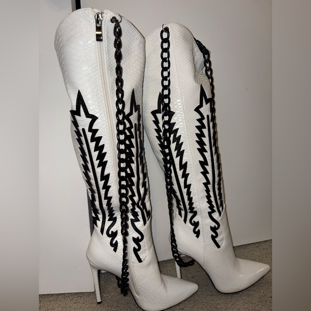 Azalea Wang Black & White Chain Leather Boots